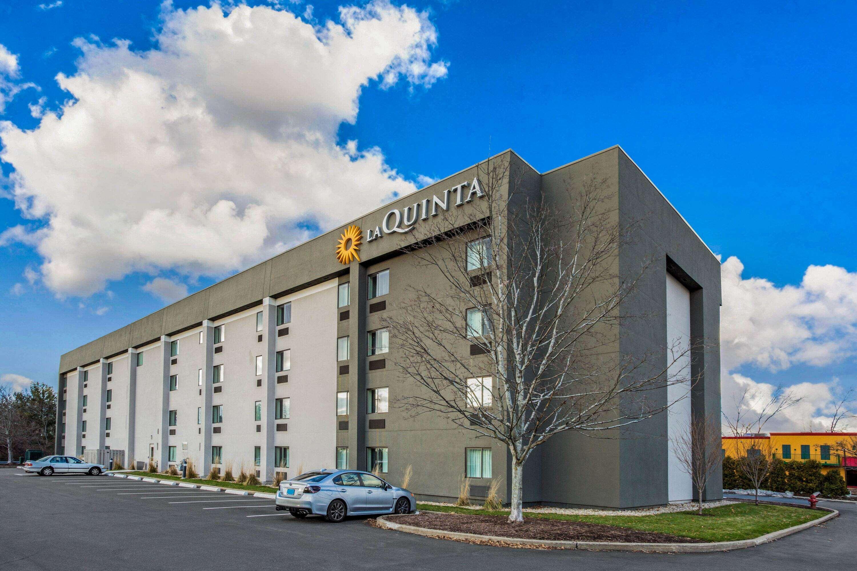 La Quinta By Wyndham Hartford Bradley Airport Hotel Windsor Locks Exterior photo